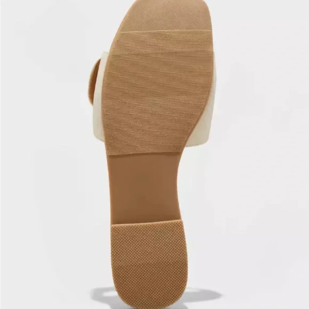 A New Day Bennie Sandals, Cream/Gold, Memory Foam, Size 6.5, NIB‎